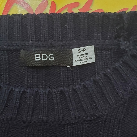 UO Striped Cropped Sweater - Picture 3 of 3